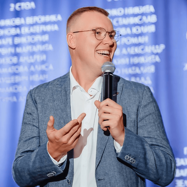 Александр Маслов